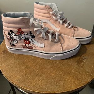 Vans x Mickey and Minnie Ski-8 Hi